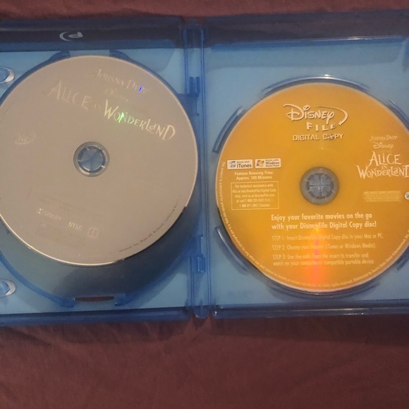 Alice in Wonderland Bluray, DVD and Digital Copy - Picture 5 of 5